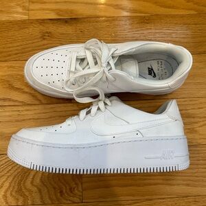 Nike Women’s Air Force 1 Sage, White, Size 8
